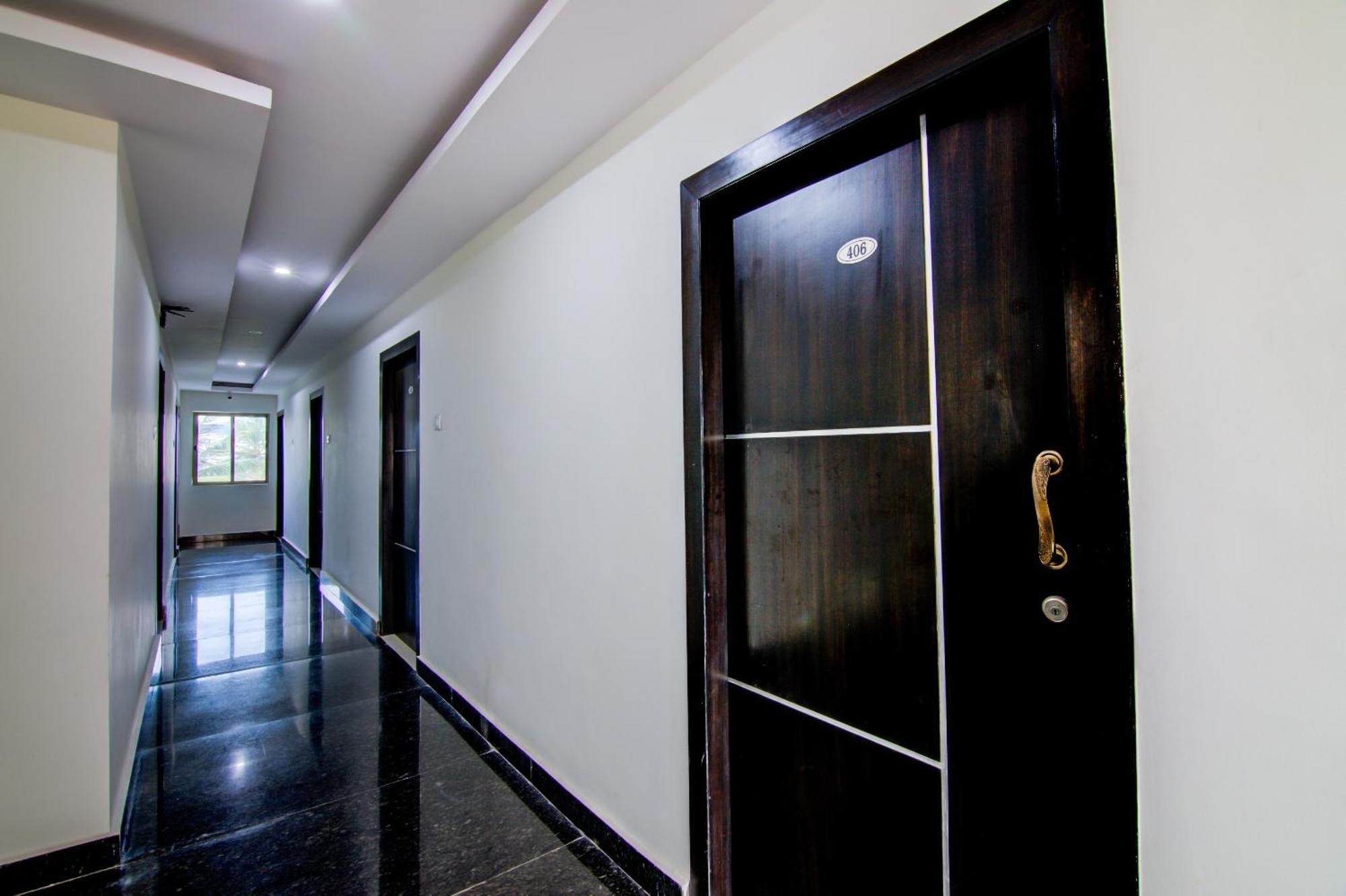 Super Collection O Ramachandra Residency Kurmannapalem Екстер'єр фото